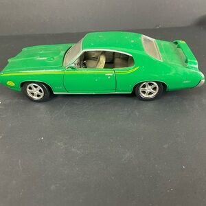 Green Die-Cast 1969 GTO Judge 1:24 Toy Car